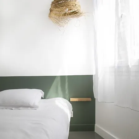 Centre D'antibes - 2 Chambres Avec Parking *